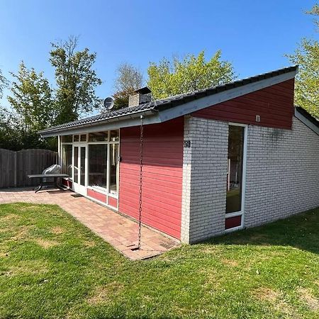 Knusse Bungalow Op Groen Park! アウドルプ エクステリア 写真